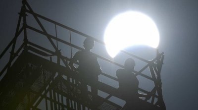 كسوف كلي للشمس يتزامن مع ولادة هلال شوال