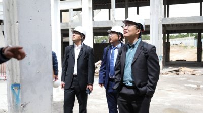 وفد صيني يزور الملعب الأولمبي بالمنزه لإتمام الأشغال (صور)