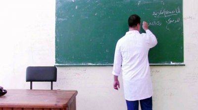 القيروان : تلميذ يحاول طعن أستاذه بالسكين داخل القسم 