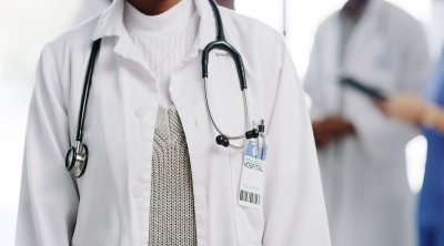 تبرئة الأطباء و الصيادلة المتهمين في قضية ترويج مواد مخدرة 