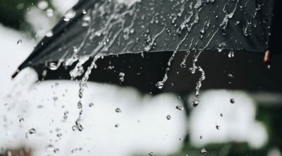 الليلة : سحب كثيفة بالشمال مع نزول بعض الأمطار