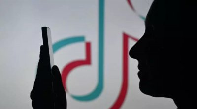 ''تيك توكر'' شهير متهم بإغتـ.ـصاب الأطفال في لبنان