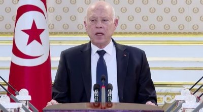 قيس سعيد : تونس لن تكون أرض لتوطين المهاجرين 