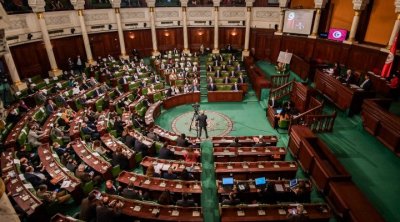 عقوبات سجنية وخطايا مالية للأجانب المخالفين: أبرز التنقيحات بقانون الأجانب في تونس