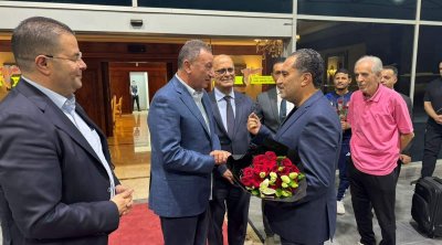 بالصور : محمود الخطيب يستقبل بعثة الترجي التونسي بالورود