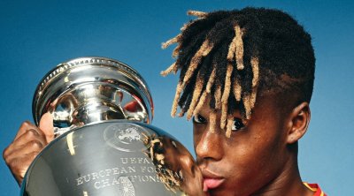 مشجعو برشلونة يجمعون التبرعات عبر تيك توك لضم نيكو ويليامز