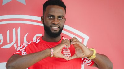 النادي الإفريقي ينتدب اللاعب الأوغندي كينيت سيماكولا