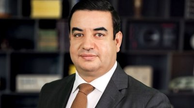 بعد دقائق من الإفراج عنه : إيقاف العياشي زمال 