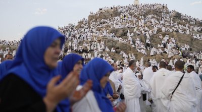 السعودية تحظر التصوير ورفع الأعلام السياسية والمذهبية في المشاعر المقدسة
