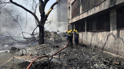 تحطّم طائرة هندية أثناء إقلاعها من مطار أحمد آباد