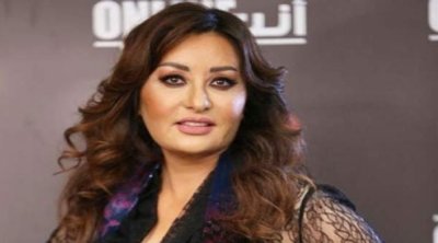 لطيفة العرفاوي تؤجل إصدار ألبومها الجديد بعد رحيل شقيقها 
