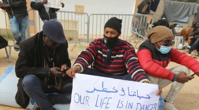 في اليوم العالمي للاجئين: دعوة لوقف سياسات الطرد والتجويع في تونس