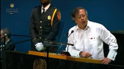 الرئيس الكولومبي يدعو إلى تشكيل جيش دولي لتحرير فلسطين 