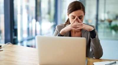 تغلّبي على المماطلة: خطوات عملية لتحويل التأجيل إلى إنجاز يومي