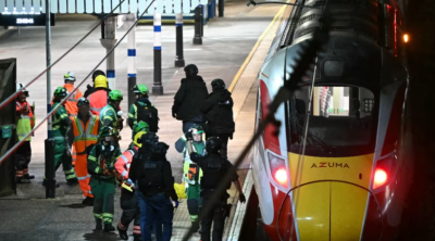 بريطانيا: 10 جرحى في هجوم طعن جماعي على قطار متجه إلى لندن