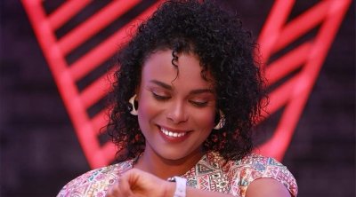 أنس بن سعيد تتألّق في "ذا فويس" وتعيد للأغنية التونسية بريقها