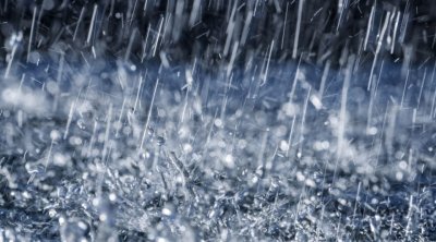 اليوم : أمطار رعدية ورياح قوية مع انخفاض في درجات الحرارة