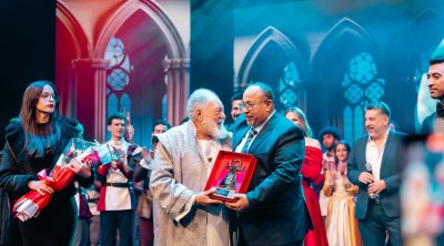 بالصور : تكريم يحيى الفخراني في تونس 