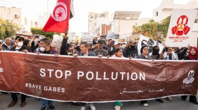 قابس: مئات المحتجين يجددون المطالبة بتفكيك الوحدات الملوثة (فيديو)