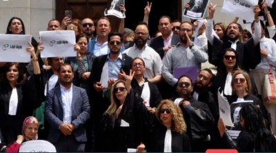 إضراب جوع جماعي لمحامين تونسيين احتجاجًا على المحاكمات غير العادلة