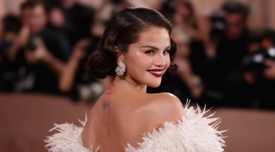 Selena Gomez a ébloui sur le tapis rouge des Golden Globes 