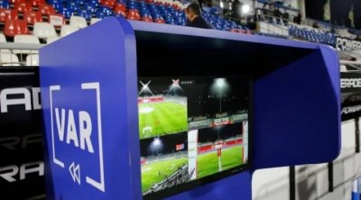 تعطل VAR يثير الجدل في مباريات الجولة 18