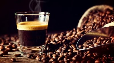 وزارة التجارة تشدد على منع استعمال القهوة المهربة