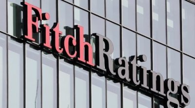 فيتش تُقيم وضع تونس: استقرار نسبي دون تعاف مالي شامل