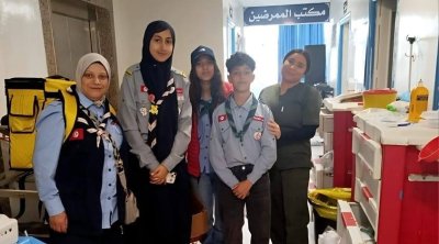 الكشافة توزع أكلات على المرضى بمستشفى الحبيب ثامر (صور)