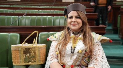 حق الملح : مداخلة سيرين لمرابط تثير السخرية (فيديو)