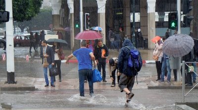 أمطار في تونس : دعوات لليقظة وتوخي الحذر على الطرقات