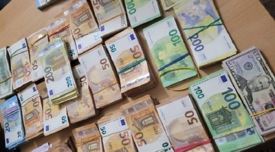 ارتفاع العائدات السياحية وتحويلات التونسيين بالخارج إلى 3.5 مليار دينار