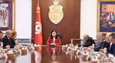 تونس : خبير يتوقع الإعلان عن زيادات الأجور تزامنًا مع عيد الشغل