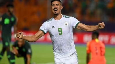 تشافي ينفي خبر اهتمام البرصا بمهاجم الجزائر بونجاح