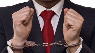 بسبب الاستلاء على كميات كبيرة من الوقود : إيقاف واليي سيدي بوزيد وقبلي 