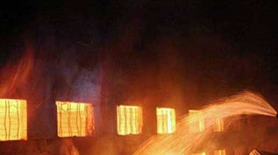 حريق هائل يأتي على مصنعين في صفاقس