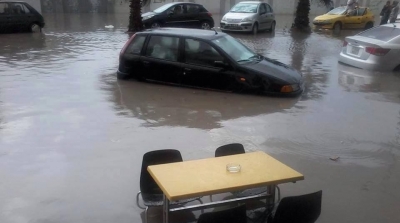 أمطار غزيرة تتسبب في تعطل حركة المرور في صفاقس