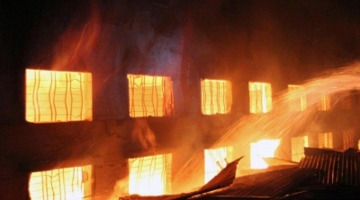 حريق هائل بمبيت معهد حاسي الفريد يتسبب في خسائر مادية كبيرة 