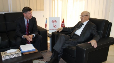 بعد لقاءه بالعباسي السفير الأمريكي يجتمع بالسبسي