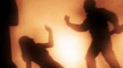 سائح روسي يلقي بصديقته من الطابق الثالث لاحد النزل في الحمامات 