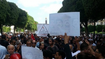 الأمن يمنع المشاركين في مسيرة شكون قتل بلعيد والبراهمي من الدخول لساحة الحكومة