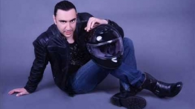 لصوص مسلحون يقتحمون منزل شمس الدين باشا ويحاولون الاعتداء عليه