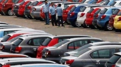 وزارة المالية تقر ضريبة تتراوح قيمتها بين 100 و700 دينار على السيارات التي تفوق قوتها 4 خيول