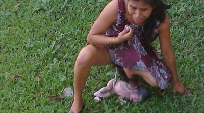 ام مكسيكية تضع مولودها امام المستشفى بعد ان رفضت احدى الممرضات ادخالها 