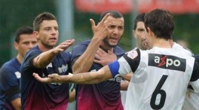 جماهير فريق أروا السويسري توجه عبارات عنصرية لياسين الشيخاوي