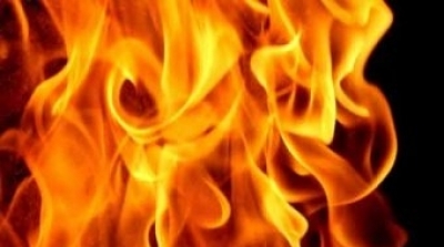 العاصمة : اندلاع حريق هائل في احد مطاعم البحيرة 