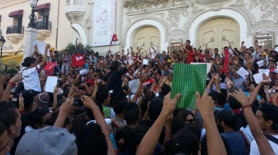 القبض على عنصرين من رابطة حماية الثورة في شارع الحبيب بورقيبة