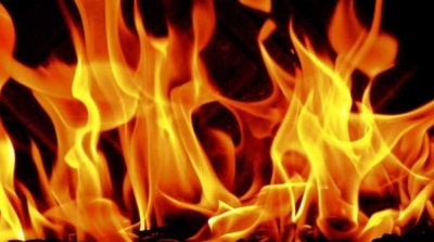 سيدة مصرية تضرم النار في امام مسجد بعد ان تحرش بها جنسيا 