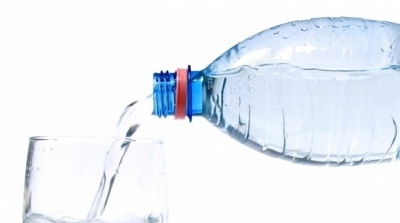 مدير حفظ الصحة : حجز 11 الف قارورة مياه معدنية غير صالحة للاستهلاك 