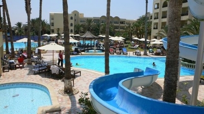 	عدد من حرفاء نزل رياض النخيل بسوسة يلغون حجوزاتهم